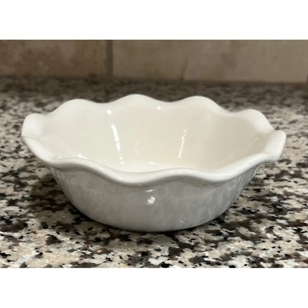 Emile Henry Ivory Fluted Ruffled Small‎ Pie Dish Bowl 5.5